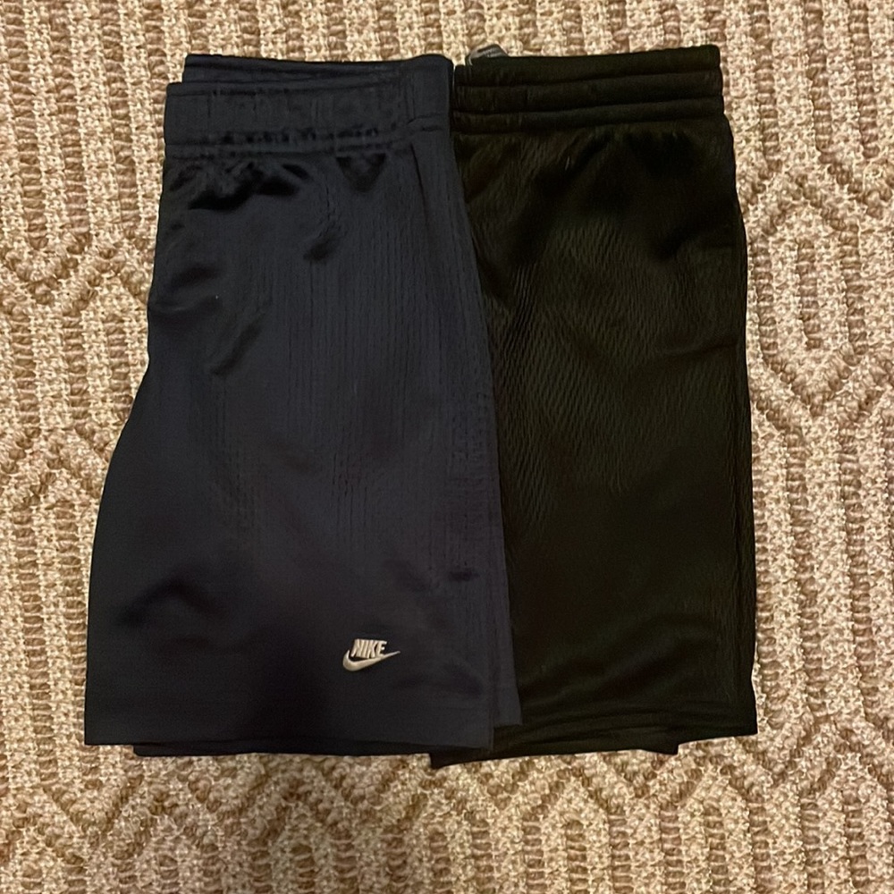 2 pair of boys athletic shorts size 6/7
